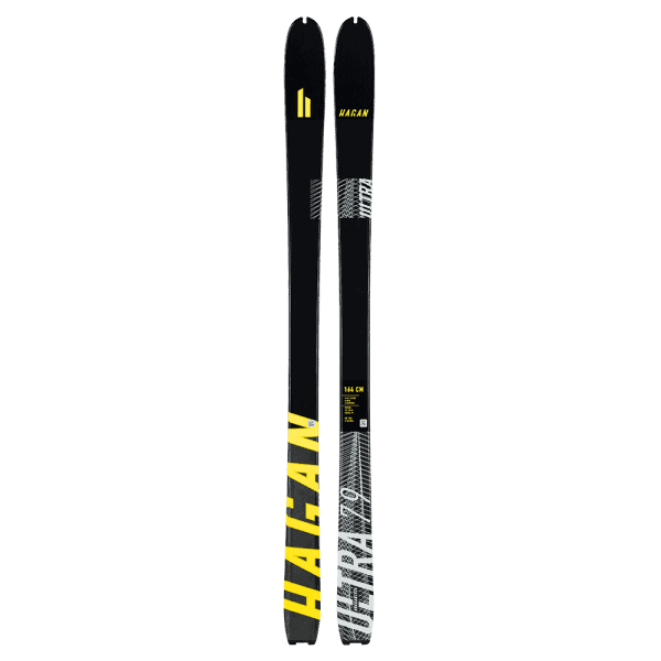Der HAGAN Ski Ultra 79 mit seinen gelben Akzenten ist perfekt für lange Aufstiege.