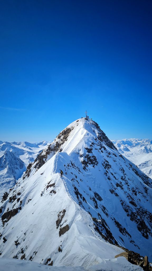 René Antmann auf der Venter Skirunde am Grat mit HAGAN Ski.