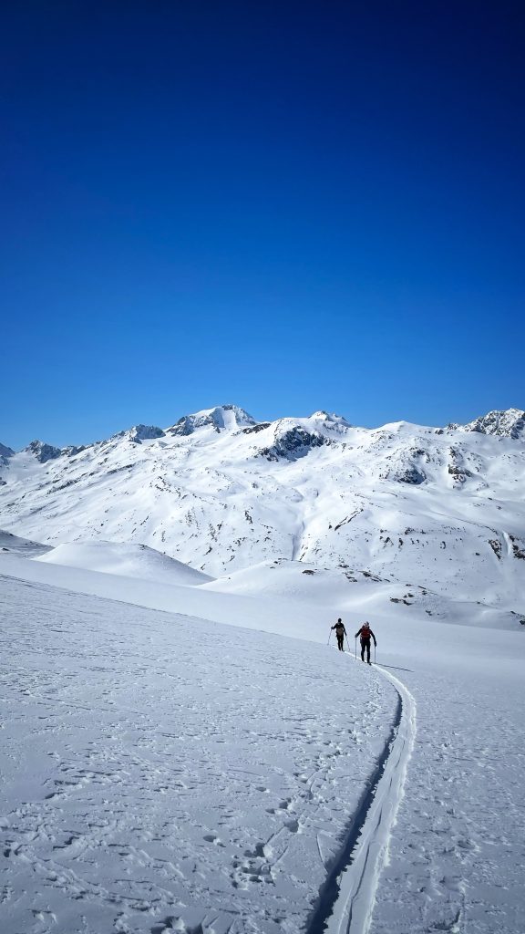 René Antmann auf der Venter Skirunde am Aufstieg mit HAGAN Ski.