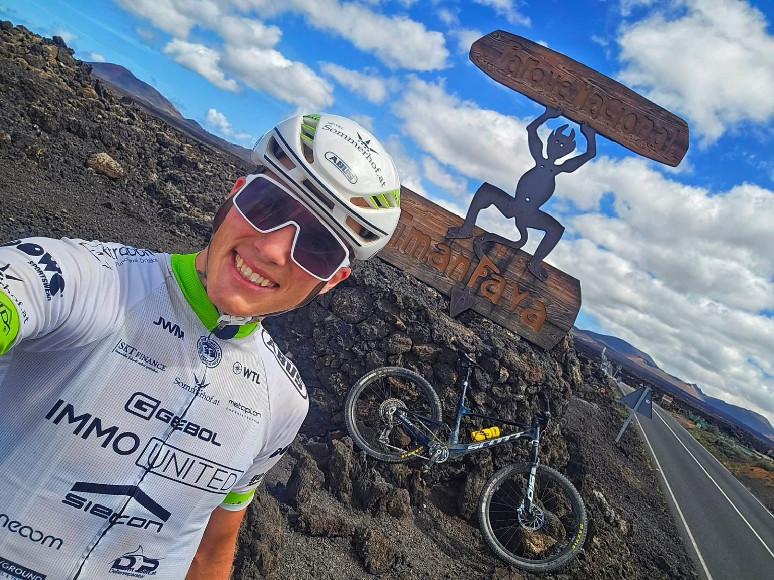 Der Radprofi Lukas Kaufmann im Interview mit Geschäftsführer der HAGAN Ski GesmbH Florian Kollros-Farthofer.