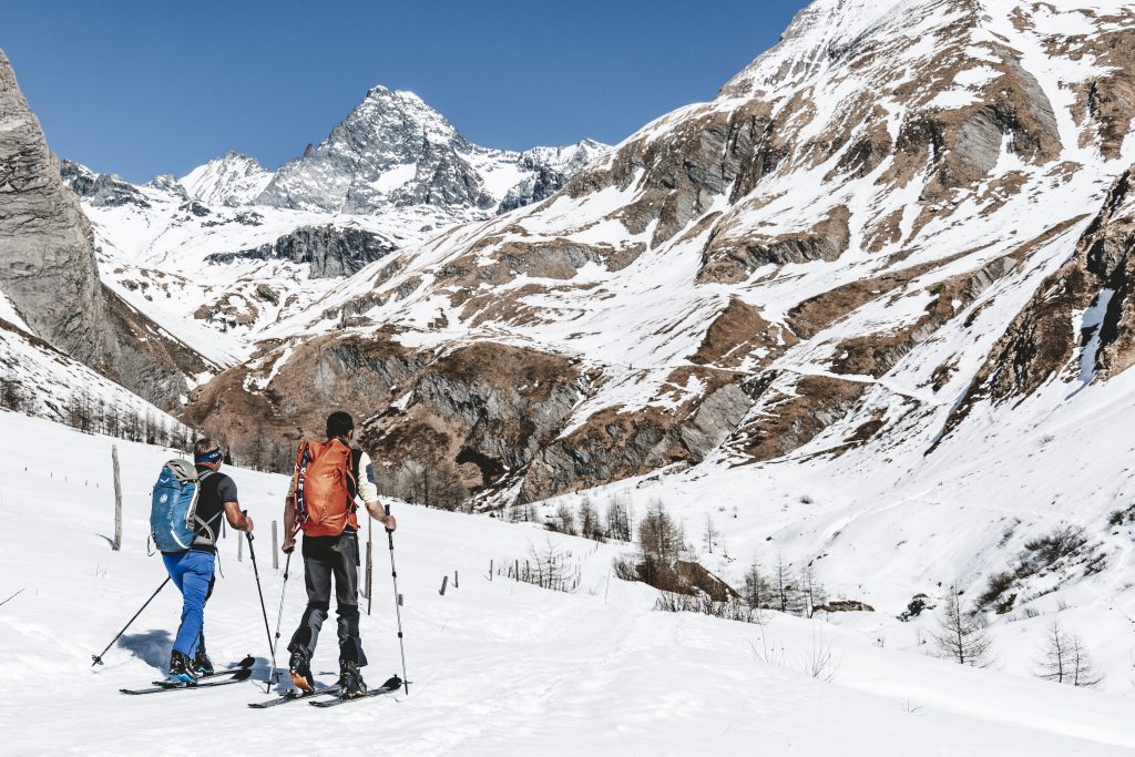 Die zwei Kalser Bergführer mit HAGAN Tourenski am Weg zum Großglockner.
